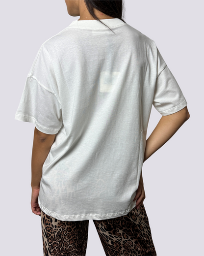 T-shirt girocollo over bianco