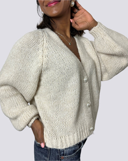 Cardigan con bottoni in perla burro